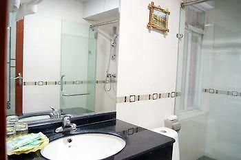 Liuzhou Yueding Fashion Hotel מראה חיצוני תמונה